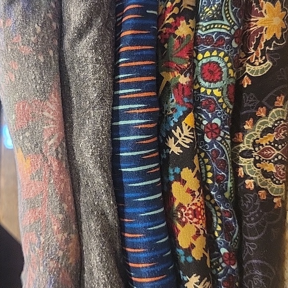 Lot of 6 Lularoe Tees, Classic and Irma, Size XS - Picture 1 of 7